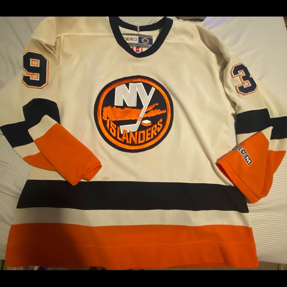 Official Licensed Vintage NY Islanders DiPietro Jersey.